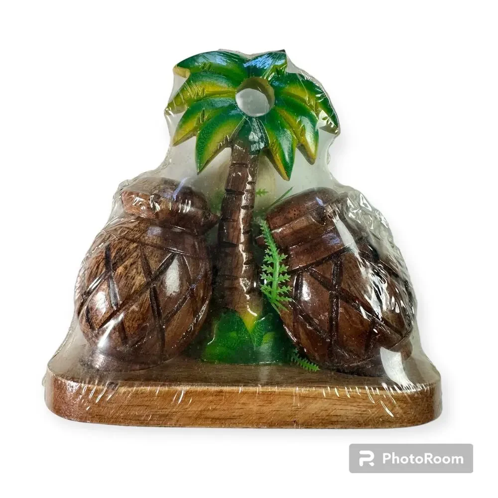 VTG NOS Wood Monkey Pod Aloha From Hawaii Salt & Pepper Shakers Souvenir Decor